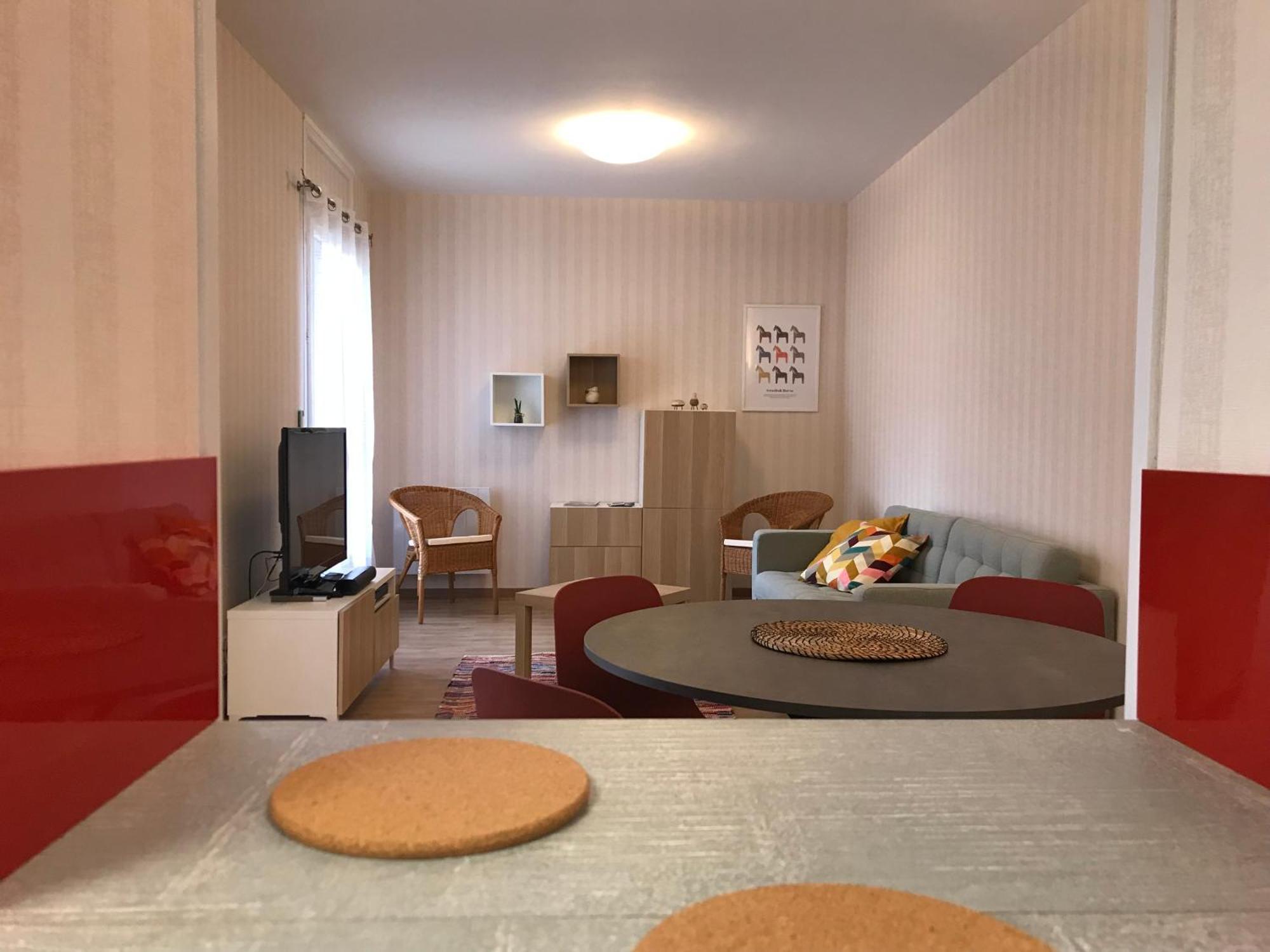 Le Mombrun - Parking Prive - Hypercentre - Patio Interieur Apartment Vichy Luaran gambar