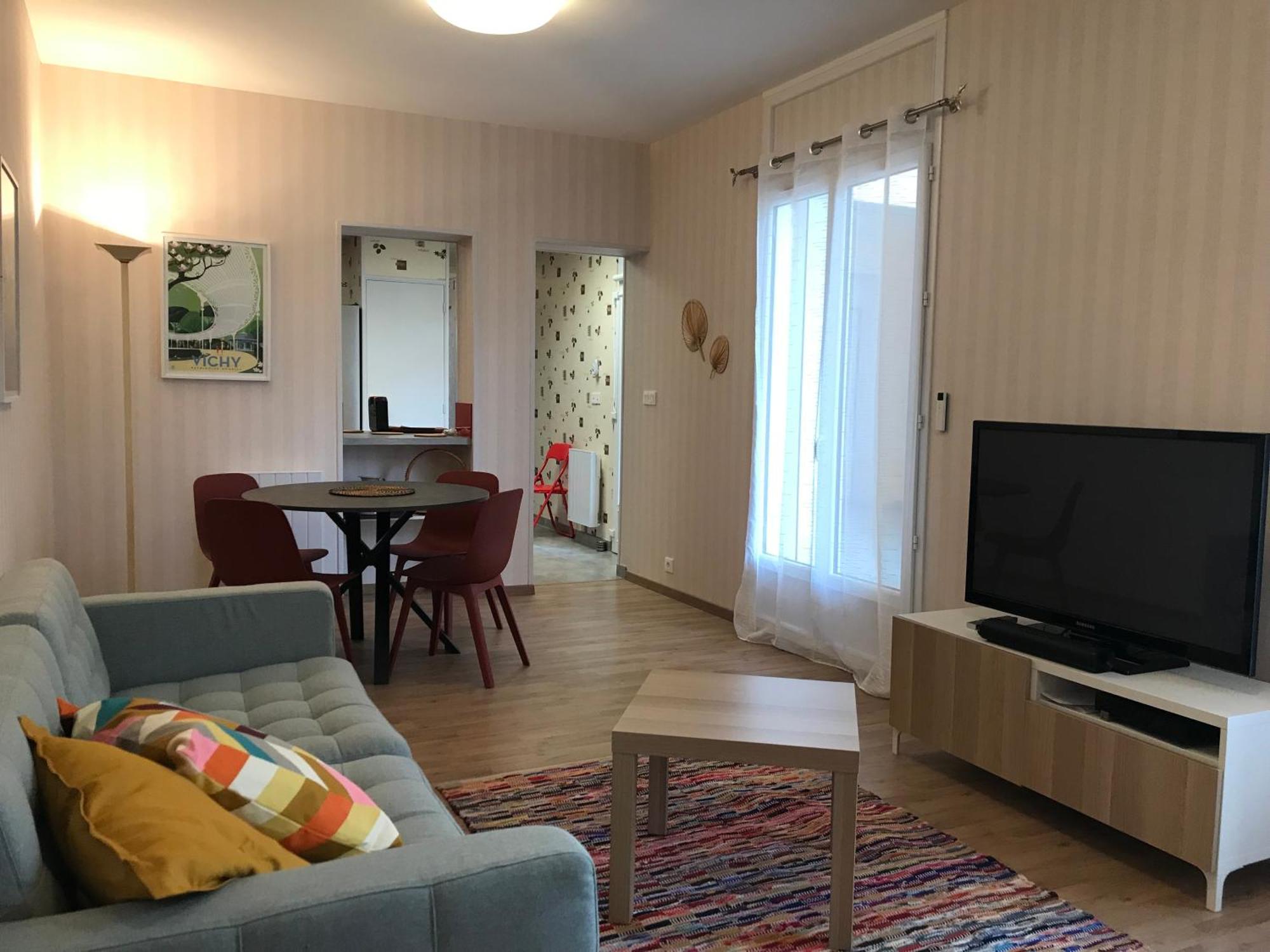 Le Mombrun - Parking Prive - Hypercentre - Patio Interieur Apartment Vichy Luaran gambar